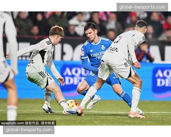 贝林厄姆伤退令皇马中场创造力受损 后续缺阵影响争冠走势