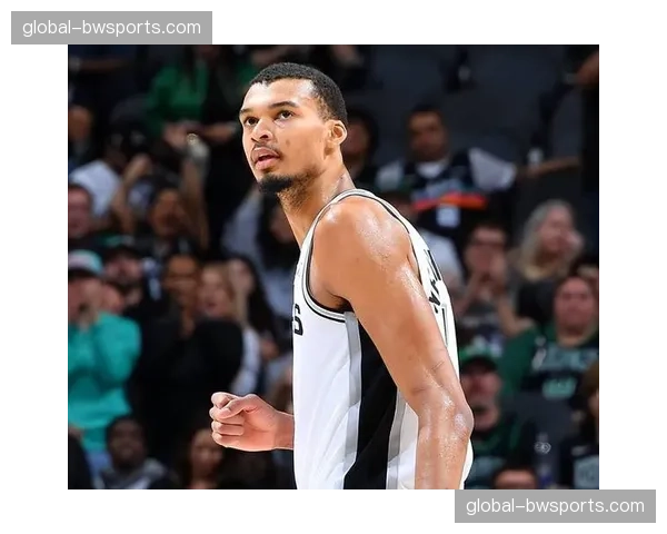 马刺赛季50胜稳居西部第二,文班亚马内线统治力持续提升 马刺赛季50胜稳居西部第二,文班亚马内线统治力持续提升