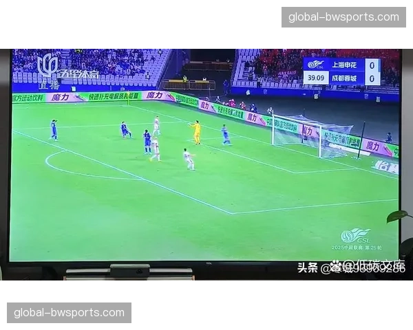 申花防守隐患：高位防线身后空档被速度型前锋利用